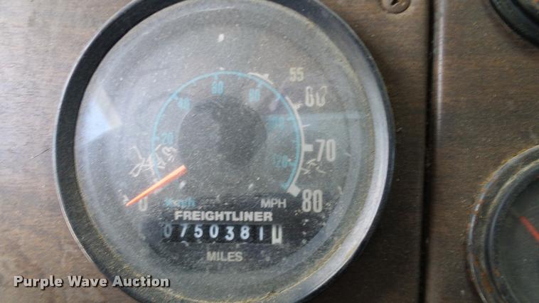 image for item DA6123 1986 Freightliner FLC semi truck