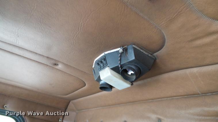 image for item DA6123 1986 Freightliner FLC semi truck