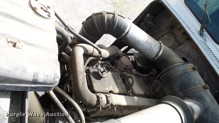 image for item DA6123 1986 Freightliner FLC semi truck