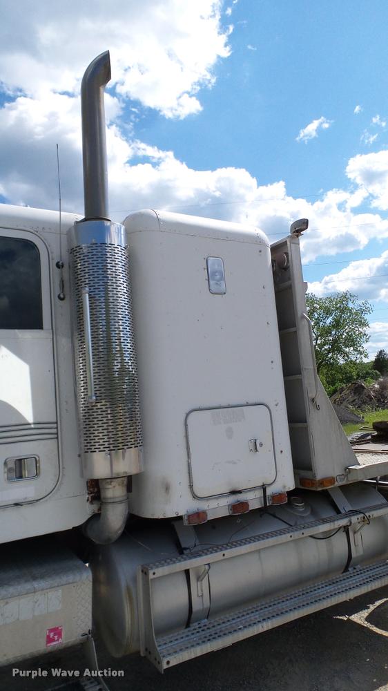 image for item DA6123 1986 Freightliner FLC semi truck