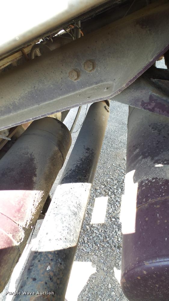 image for item DA6123 1986 Freightliner FLC semi truck