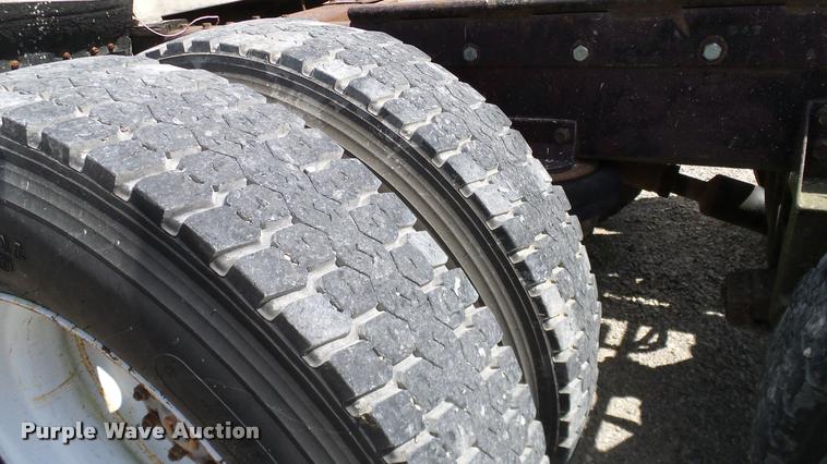 image for item DA6123 1986 Freightliner FLC semi truck