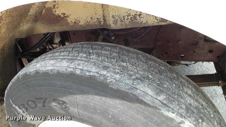 image for item DA6123 1986 Freightliner FLC semi truck