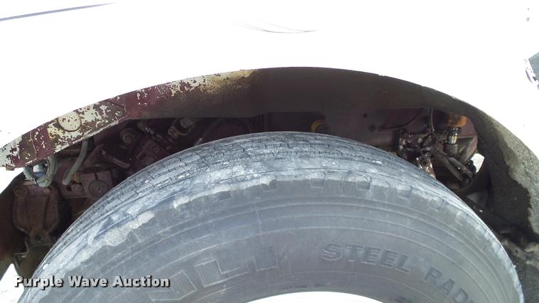 image for item DA6123 1986 Freightliner FLC semi truck