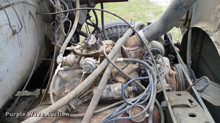 image for item DA6126 1982 International 1724 dump flatbed truck