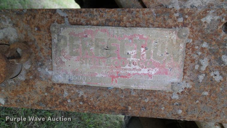 image for item DA6126 1982 International 1724 dump flatbed truck