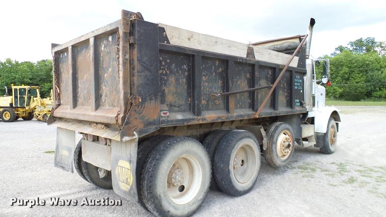 image for item DA6129 1987 Freightliner FLC dump truck