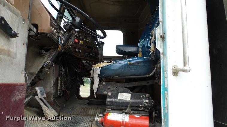 image for item DA6129 1987 Freightliner FLC dump truck