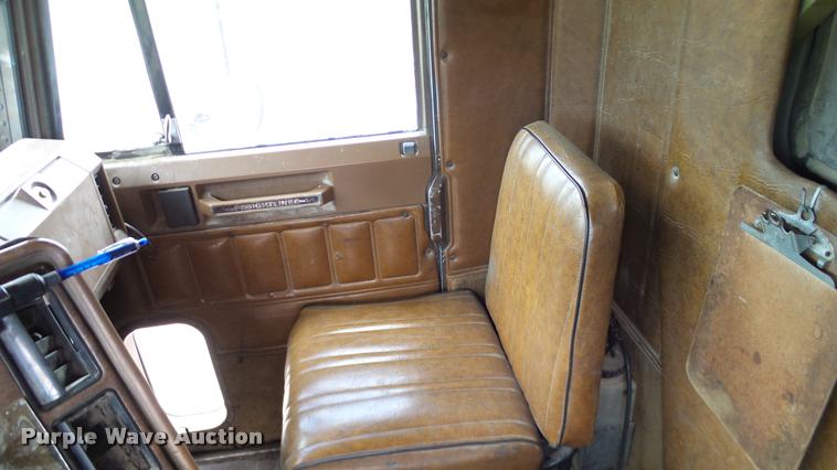 image for item DA6129 1987 Freightliner FLC dump truck