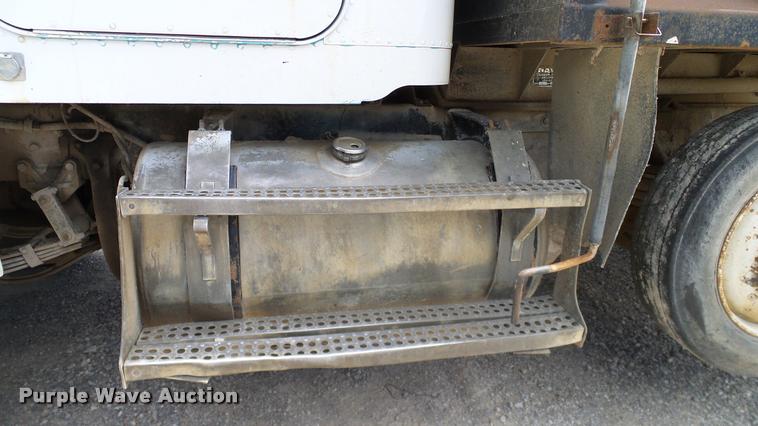 image for item DA6129 1987 Freightliner FLC dump truck