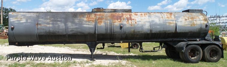 image for item DA6133 1959 Trailmobile tank trailer