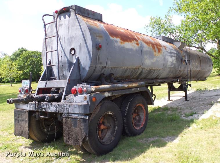 image for item DA6133 1959 Trailmobile tank trailer