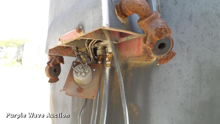 image for item DA6133 1959 Trailmobile tank trailer