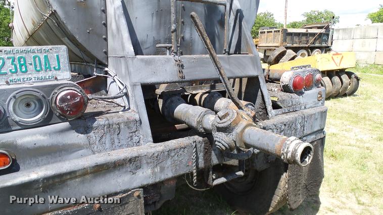 image for item DA6133 1959 Trailmobile tank trailer