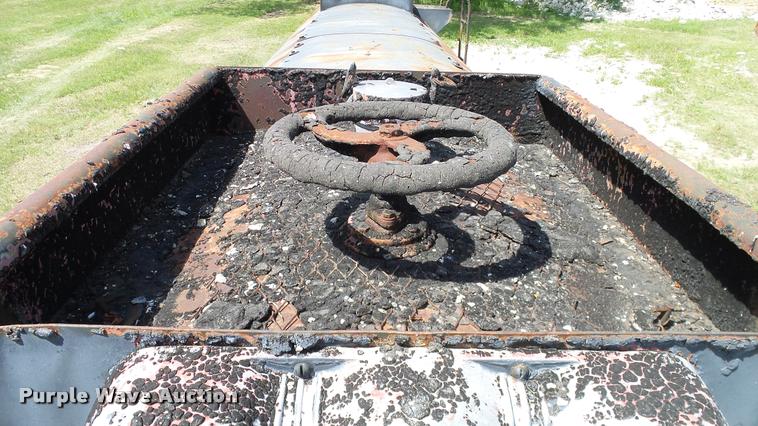 image for item DA6133 1959 Trailmobile tank trailer