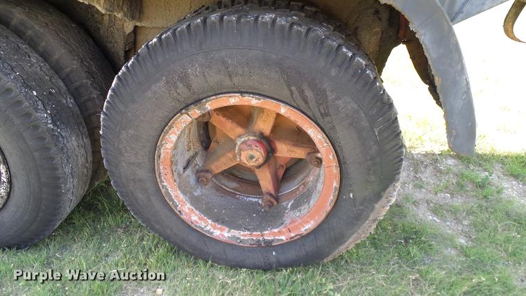 image for item DA6133 1959 Trailmobile tank trailer