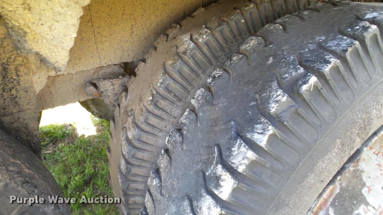 image for item DA6133 1959 Trailmobile tank trailer