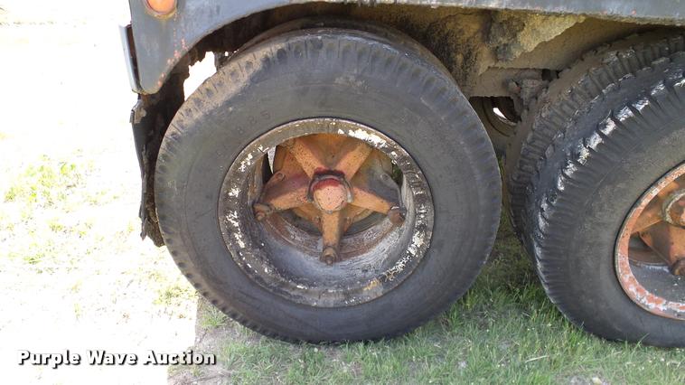 image for item DA6133 1959 Trailmobile tank trailer