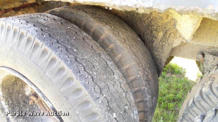 image for item DA6133 1959 Trailmobile tank trailer