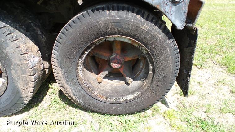 image for item DA6133 1959 Trailmobile tank trailer