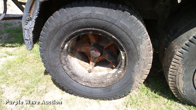 image for item DA6133 1959 Trailmobile tank trailer