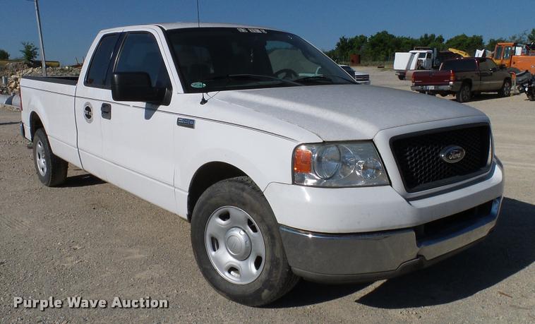 image for item DA6151 2004 Ford F150 SuperCab pickup truck