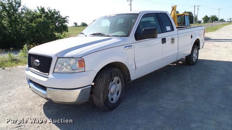 image for item DA6151 2004 Ford F150 SuperCab pickup truck