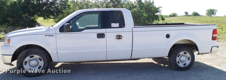 image for item DA6151 2004 Ford F150 SuperCab pickup truck