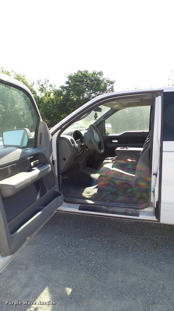 image for item DA6151 2004 Ford F150 SuperCab pickup truck