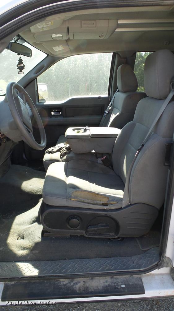 image for item DA6151 2004 Ford F150 SuperCab pickup truck