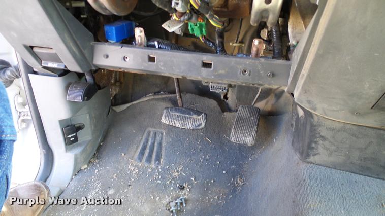 image for item DA6151 2004 Ford F150 SuperCab pickup truck