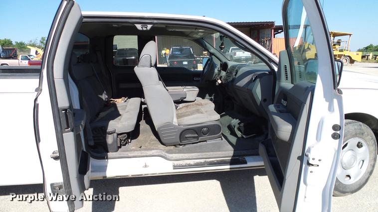 image for item DA6151 2004 Ford F150 SuperCab pickup truck