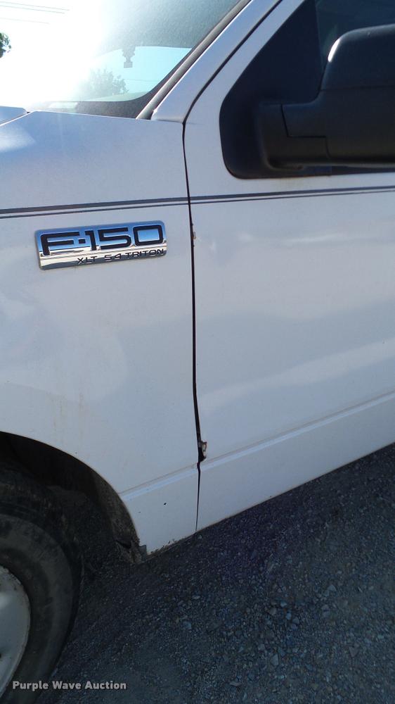 image for item DA6151 2004 Ford F150 SuperCab pickup truck