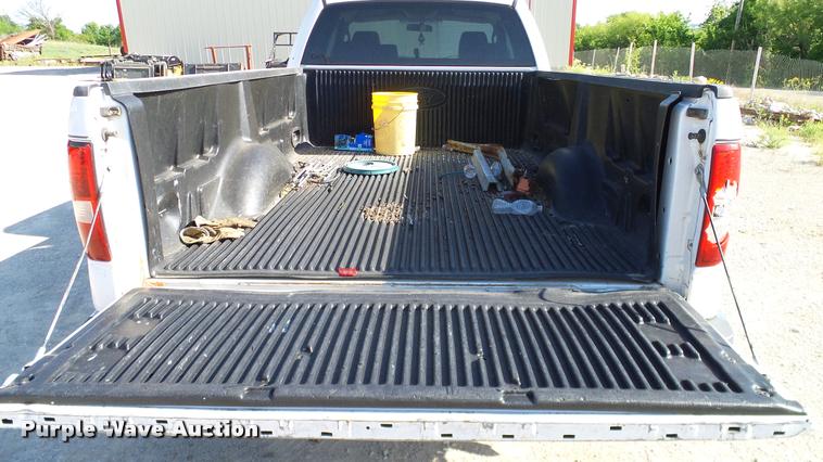 image for item DA6151 2004 Ford F150 SuperCab pickup truck