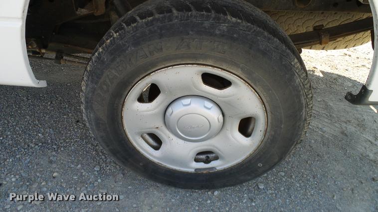 image for item DA6151 2004 Ford F150 SuperCab pickup truck