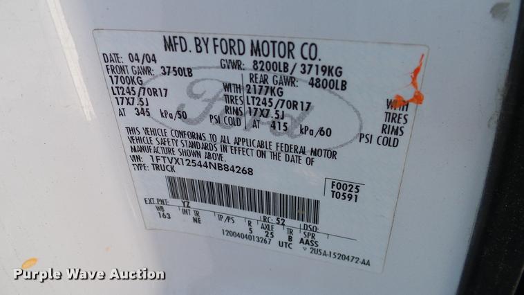 image for item DA6151 2004 Ford F150 SuperCab pickup truck