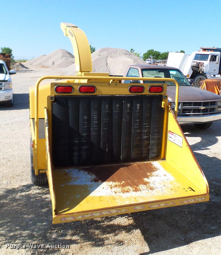 image for item DA6153 2001 Vermeer BC1000XL wood chipper