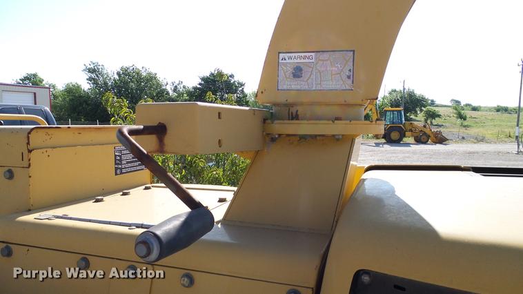 image for item DA6153 2001 Vermeer BC1000XL wood chipper