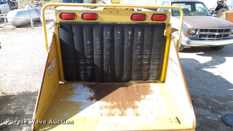 image for item DA6153 2001 Vermeer BC1000XL wood chipper