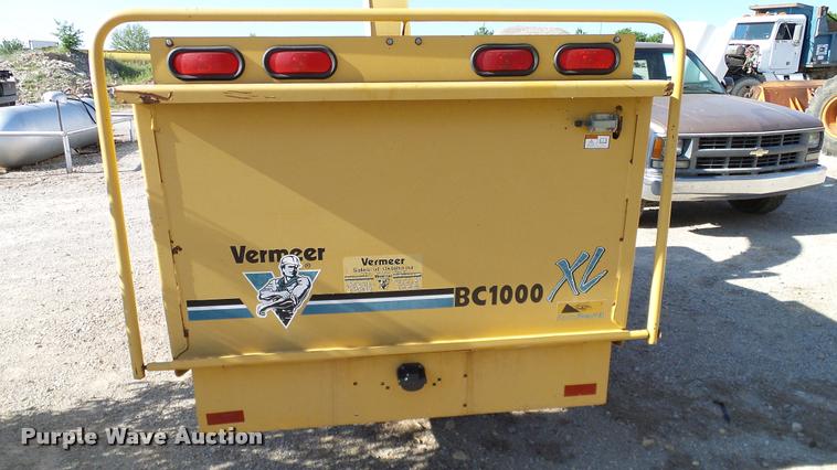 image for item DA6153 2001 Vermeer BC1000XL wood chipper
