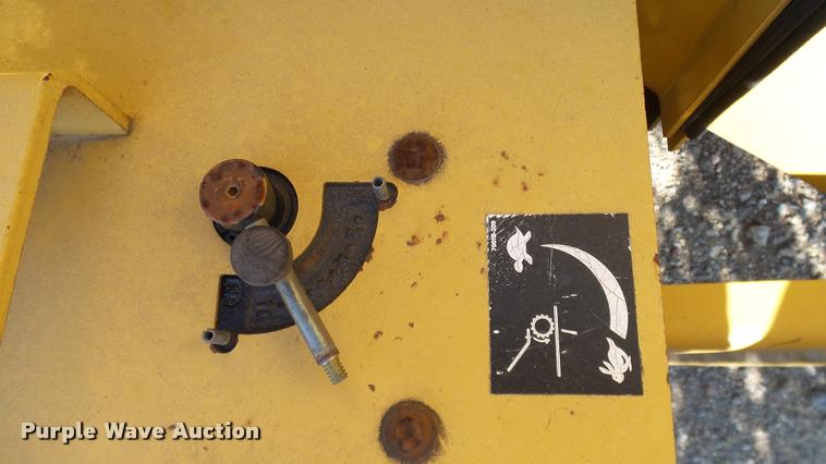 image for item DA6153 2001 Vermeer BC1000XL wood chipper