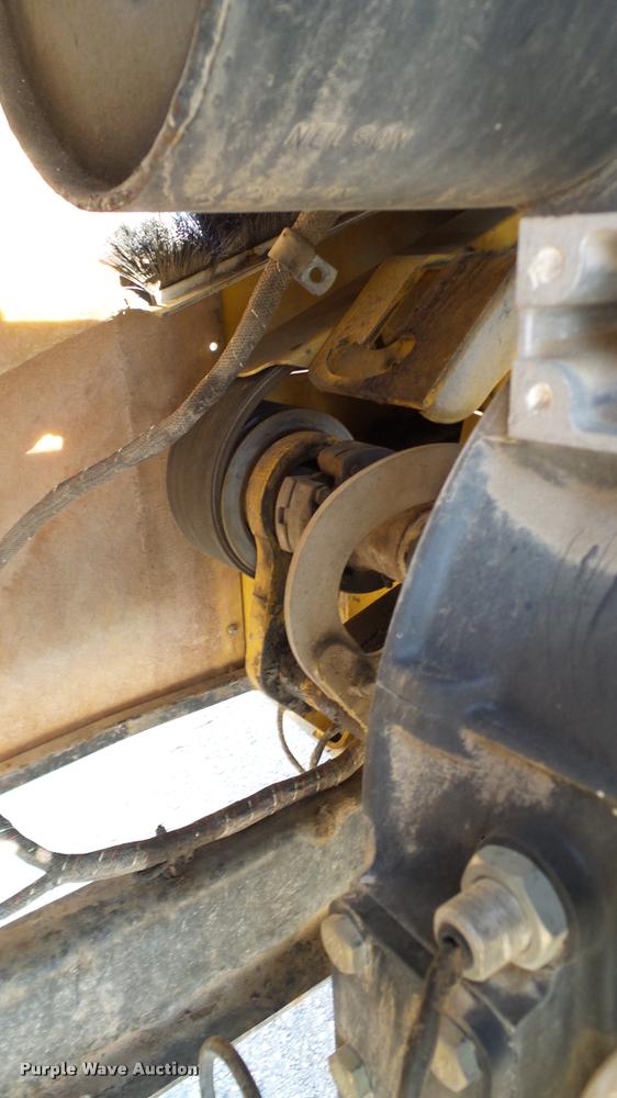 image for item DA6153 2001 Vermeer BC1000XL wood chipper