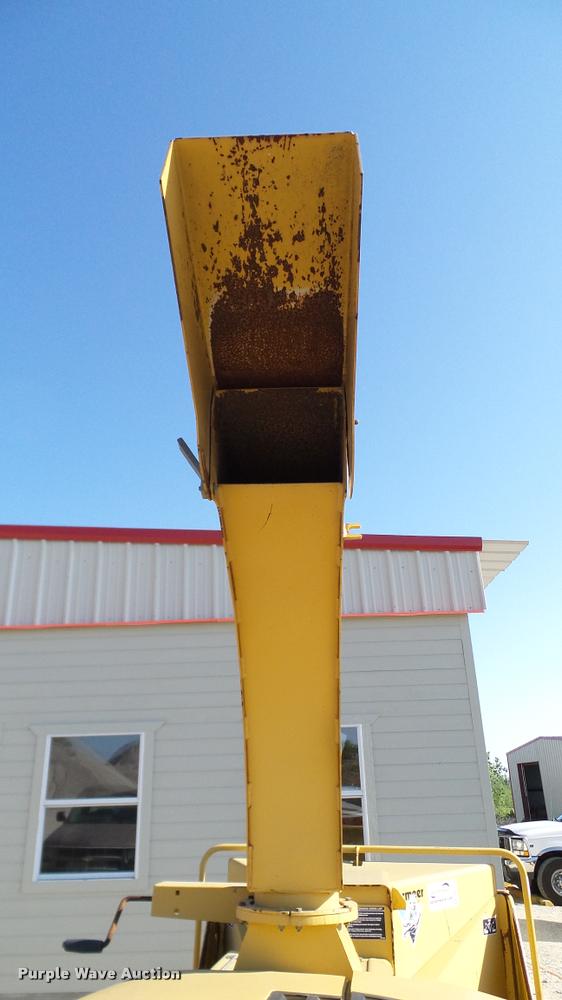 image for item DA6153 2001 Vermeer BC1000XL wood chipper