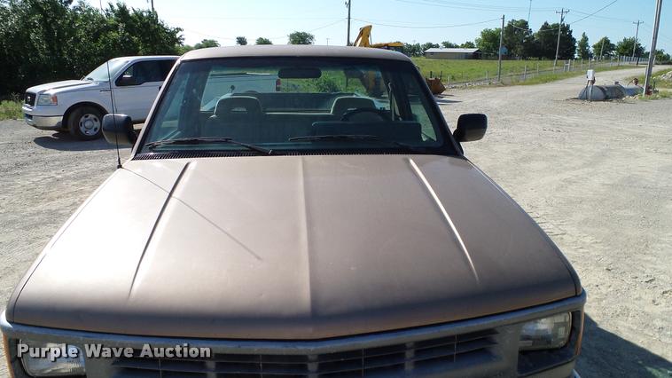 image for item DA6154 1994 Chevrolet Cheyenne 1500 pickup truck