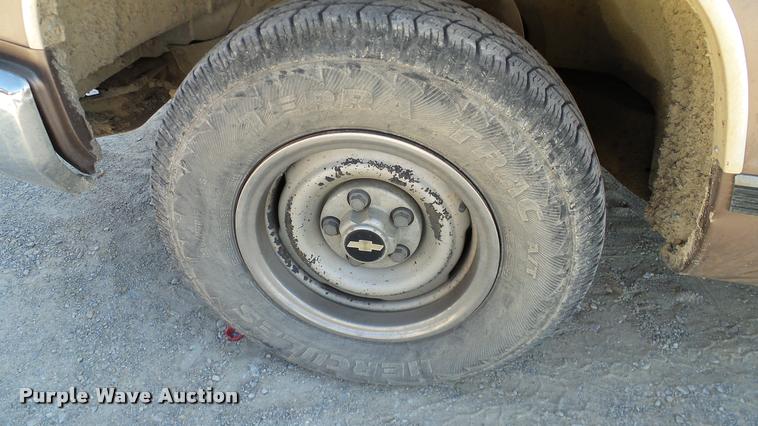 image for item DA6154 1994 Chevrolet Cheyenne 1500 pickup truck