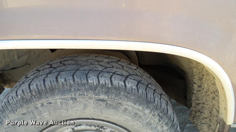 image for item DA6154 1994 Chevrolet Cheyenne 1500 pickup truck