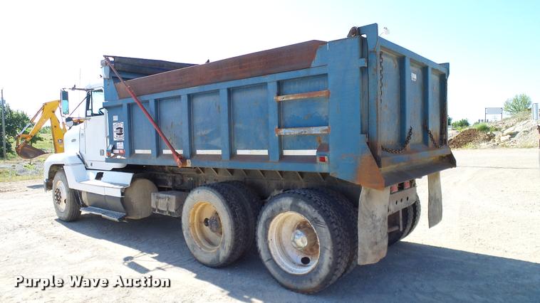 image for item DA6156 1989 Freightliner FLD dump truck