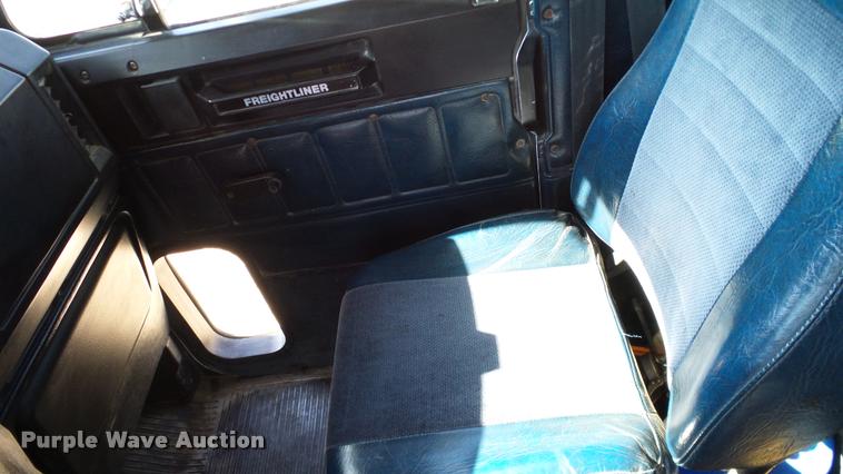 image for item DA6156 1989 Freightliner FLD dump truck