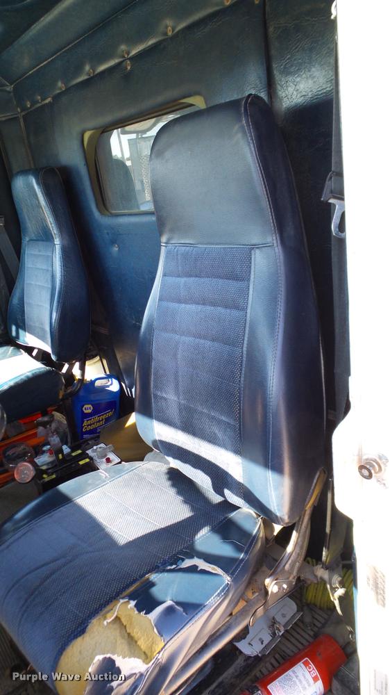 image for item DA6156 1989 Freightliner FLD dump truck