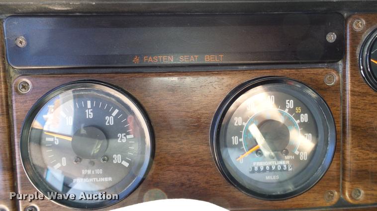 image for item DA6156 1989 Freightliner FLD dump truck